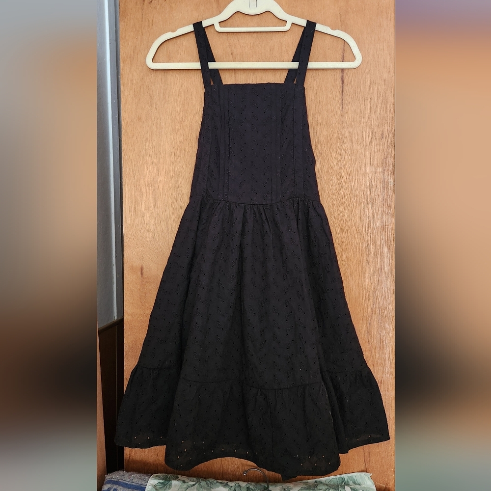 Black Sleeveless Dress